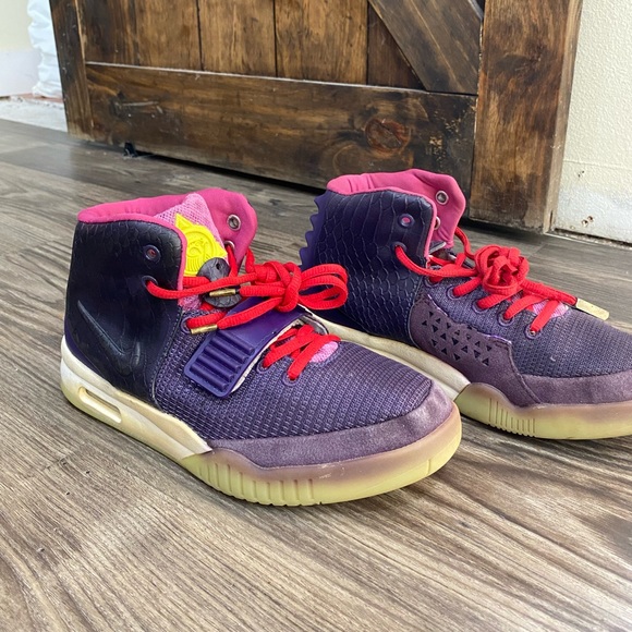 Nike Kobe VI Protro PE Reproduces Air Yeezy II 'Cheetah' Style - Picture 2 of 10